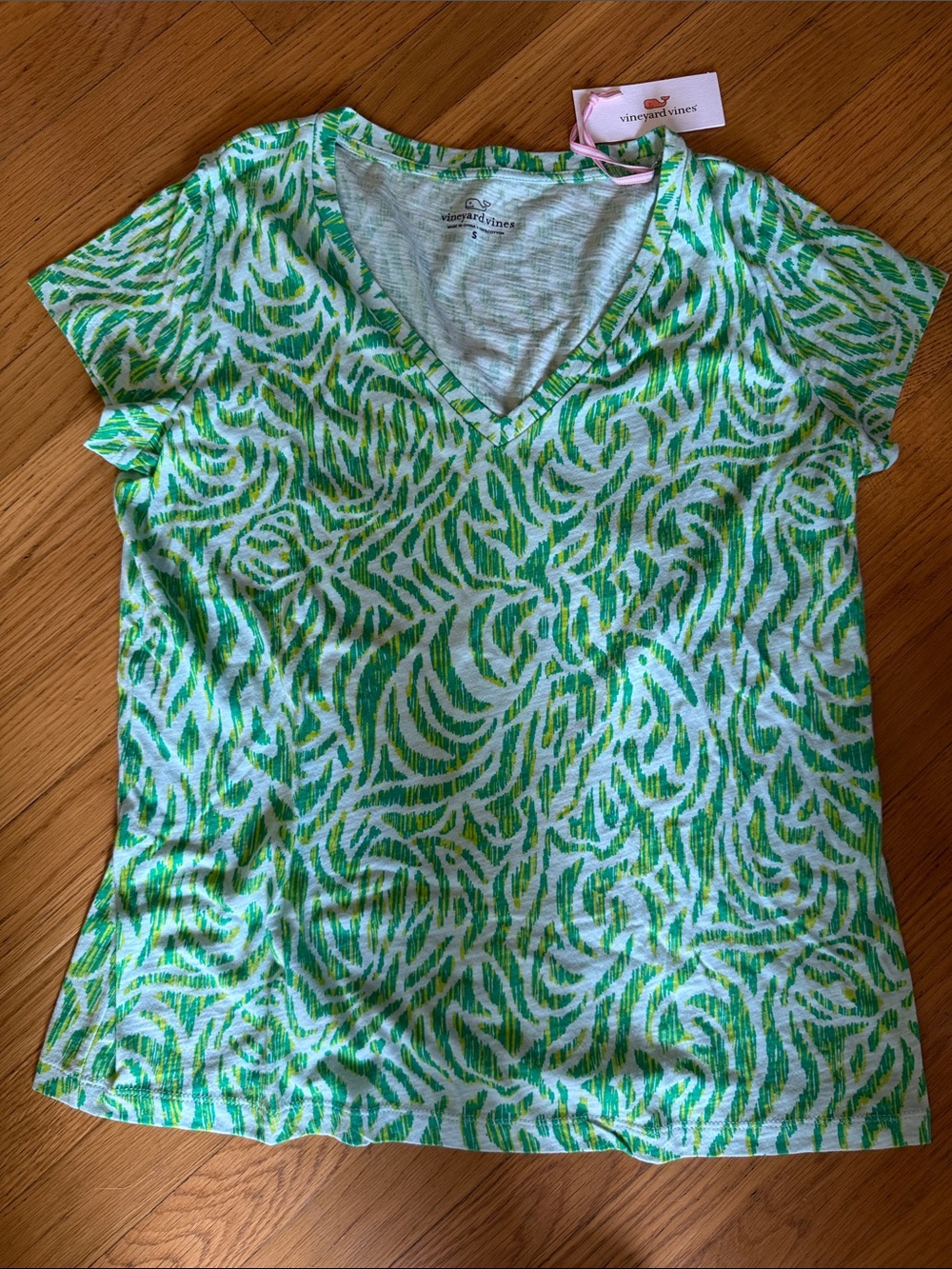 Vineyard Vines Green & White V-Neck Short Sleeve Tee